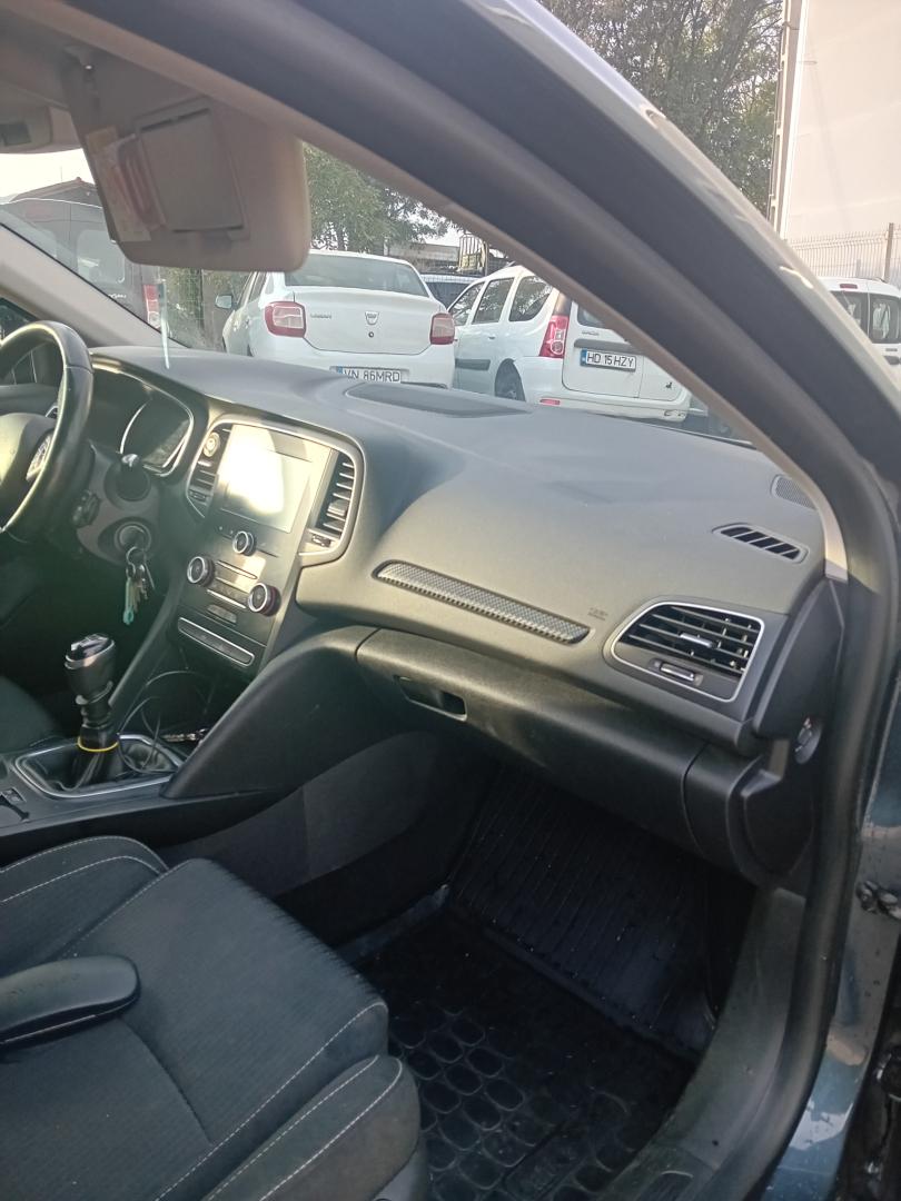 Cumpara/ Vinde online Renault  Megane 2018 SH, la cel mai bun pret pentru tine!