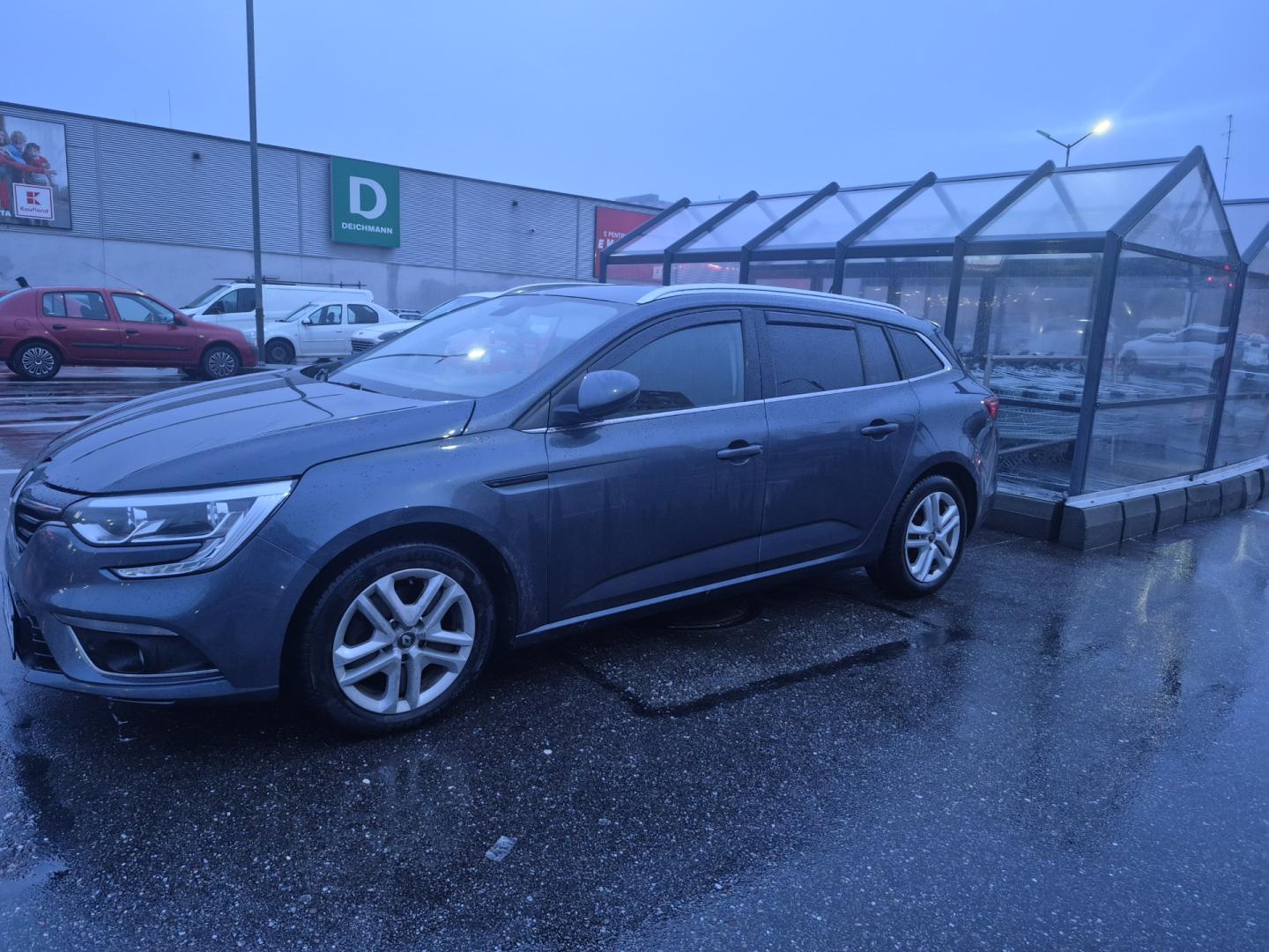 Cumpara/ Vinde online Renault  Megane 2018 SH, la cel mai bun pret pentru tine!