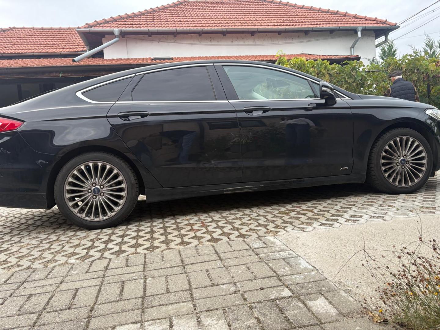 Cumpara/ Vinde online Ford Mondeo 2017 SH, la cel mai bun pret pentru tine!