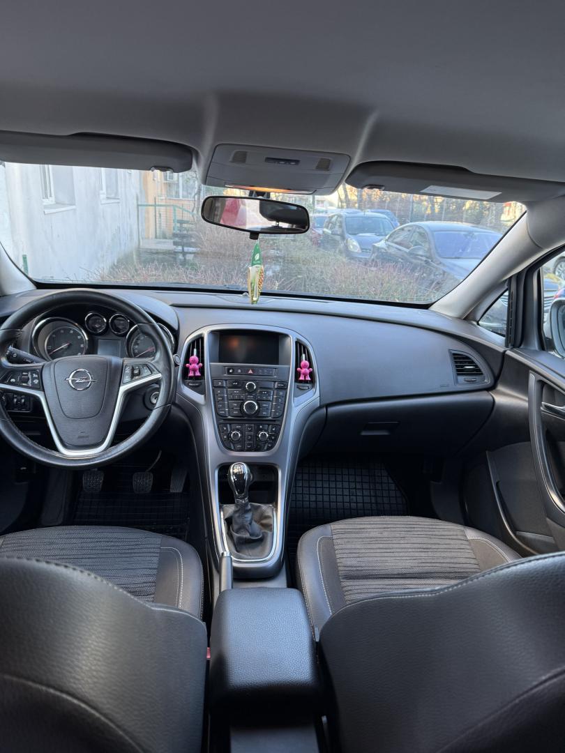 Cumpara/ Vinde online Opel Astra 2019 SH, la cel mai bun pret pentru tine!