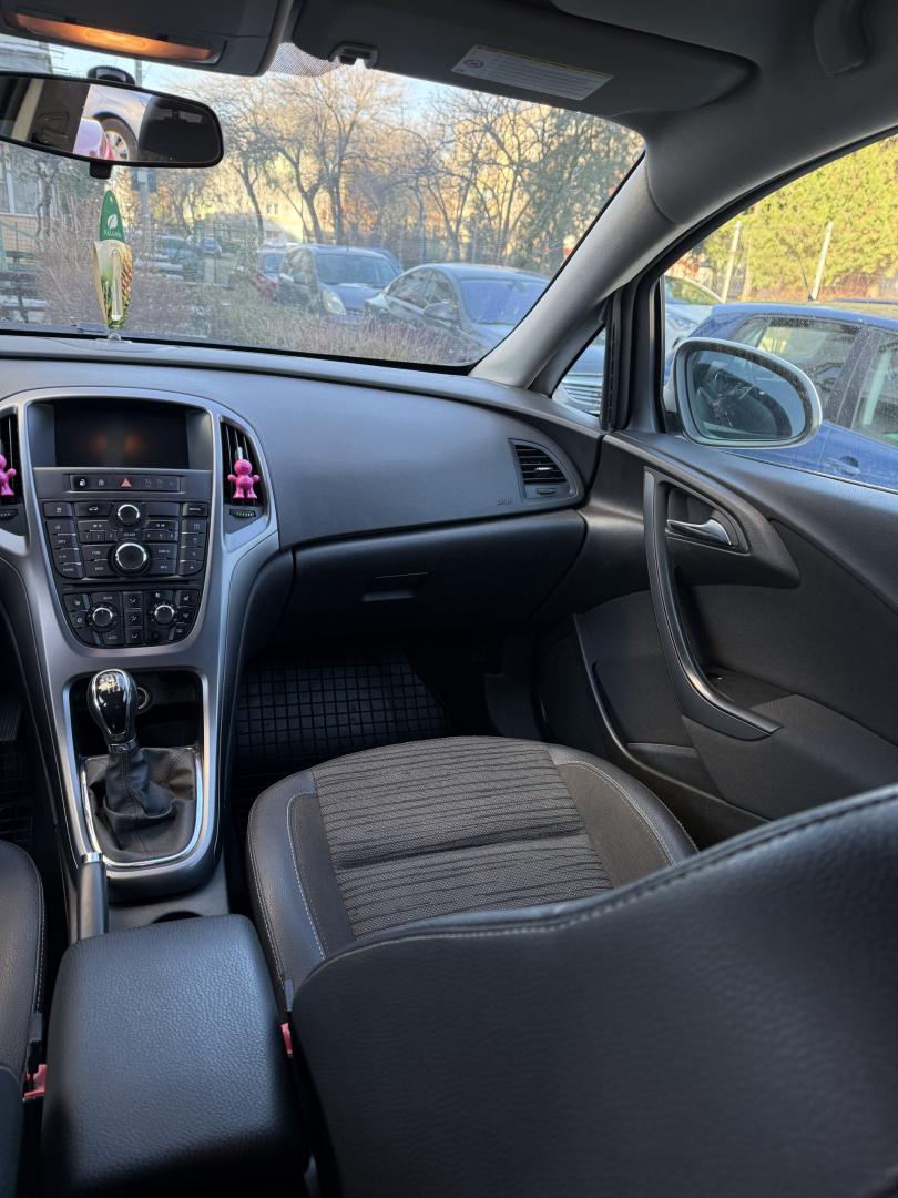 Cumpara/ Vinde online Opel Astra 2019 SH, la cel mai bun pret pentru tine!