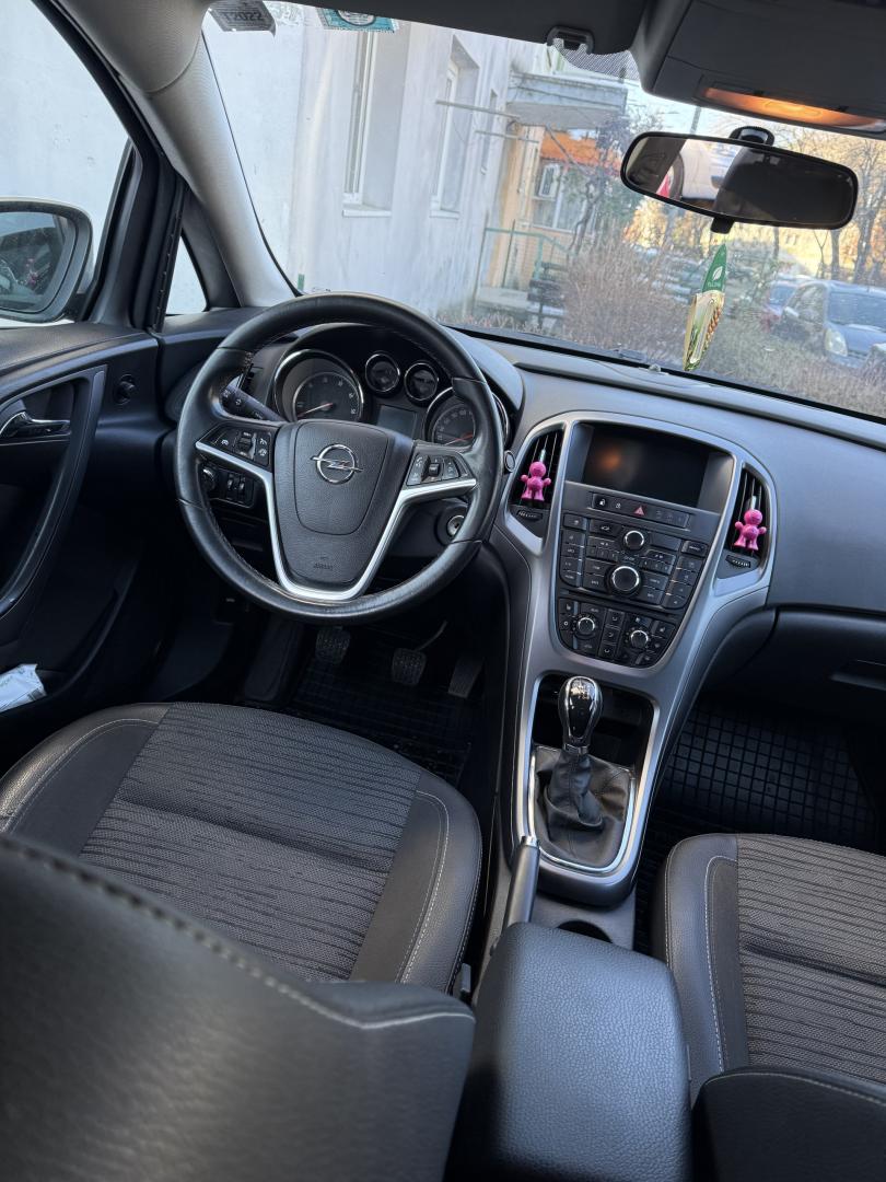 Cumpara/ Vinde online Opel Astra 2019 SH, la cel mai bun pret pentru tine!