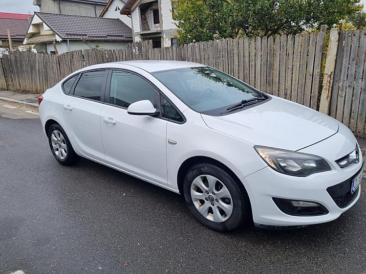 Cumpără / Vinde Opel Astra 2019 SH, la cel mai bun pret pentru tine!