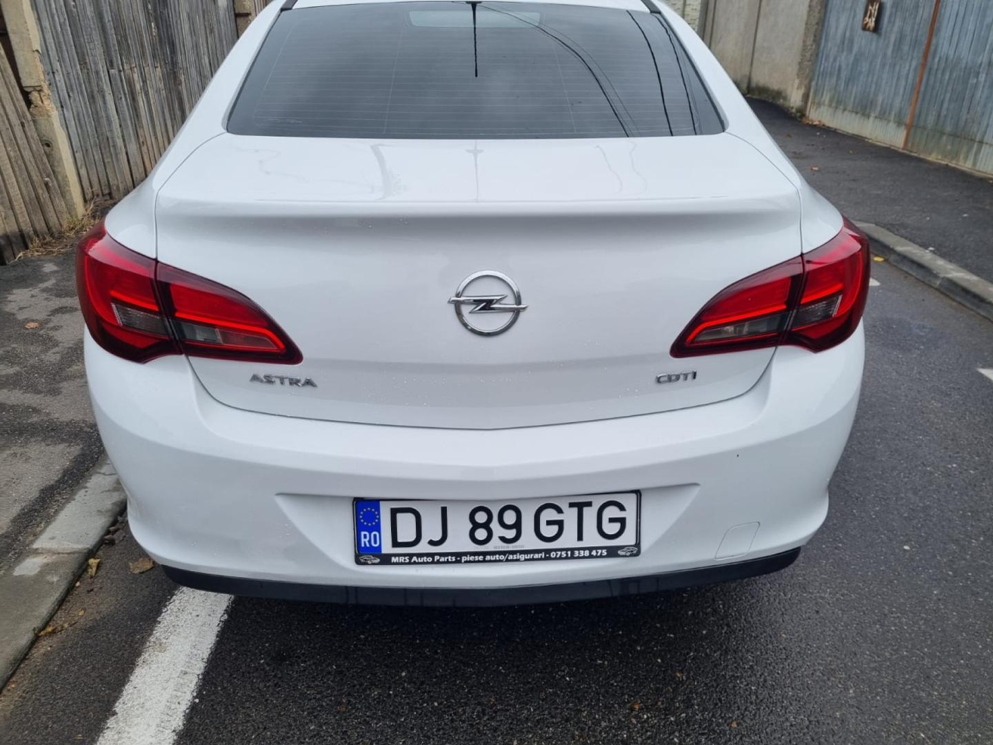 Cumpara/ Vinde online Opel Astra 2019 SH, la cel mai bun pret pentru tine!