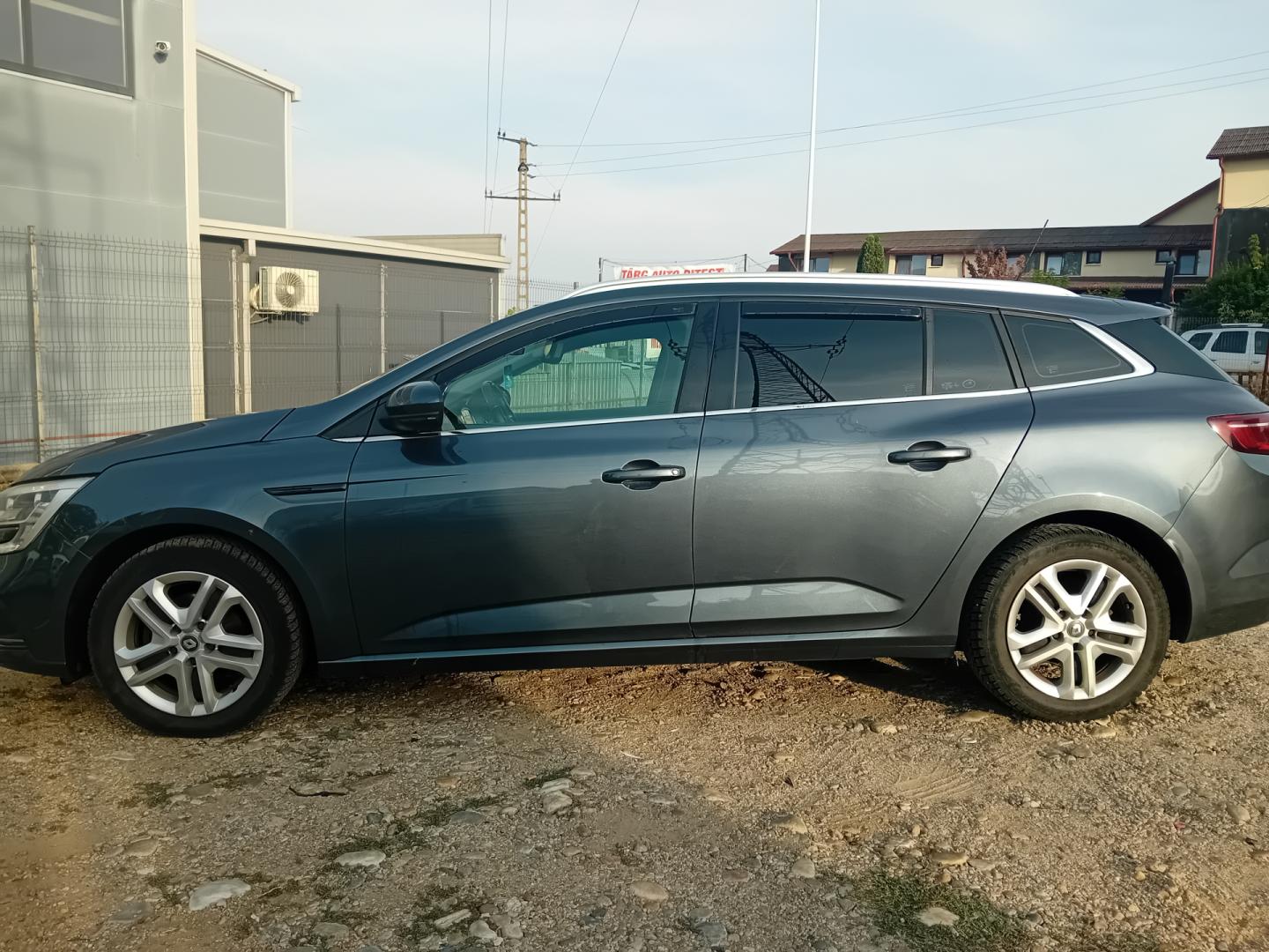 Cumpara/ Vinde online Renault  Megane 2018 SH, la cel mai bun pret pentru tine!