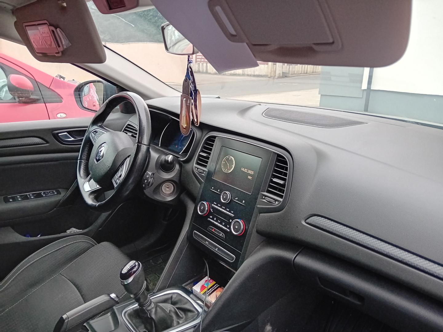 Cumpara/ Vinde online Renault  Megane 2018 SH, la cel mai bun pret pentru tine!