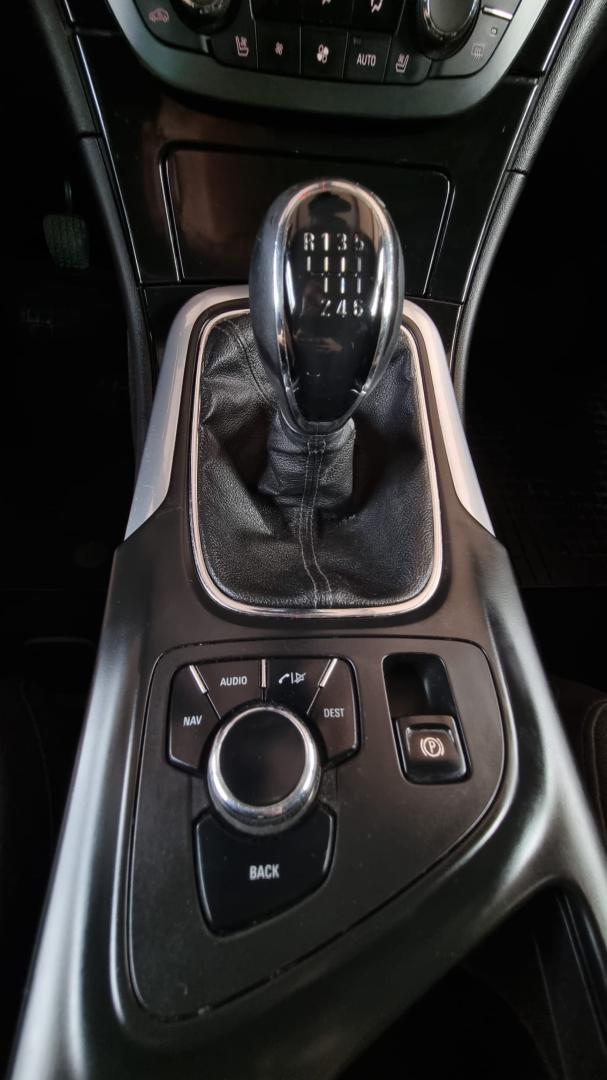 Cumpara/ Vinde online Opel Insignia 2012 SH, la cel mai bun pret pentru tine!