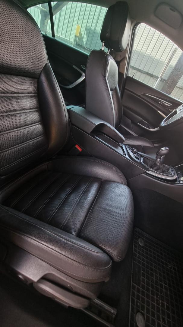 Cumpara/ Vinde online Opel Insignia 2012 SH, la cel mai bun pret pentru tine!