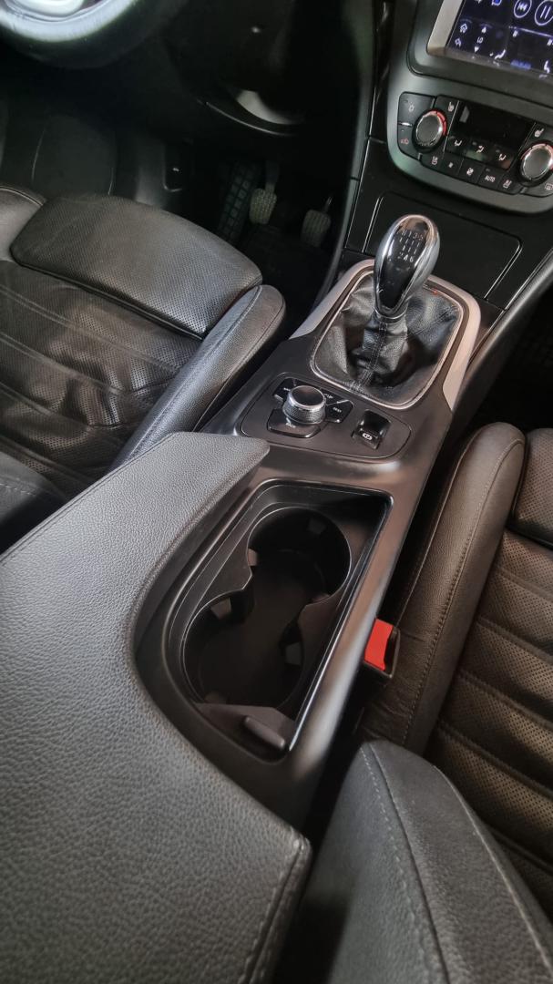 Cumpara/ Vinde online Opel Insignia 2012 SH, la cel mai bun pret pentru tine!