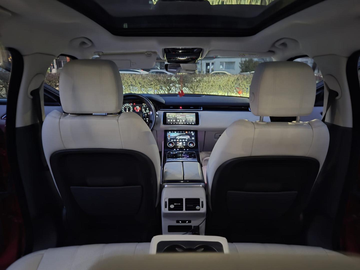Cumpara/ Vinde online Land Rover Range Rover Velar 2019 SH, la cel mai bun pret pentru tine!