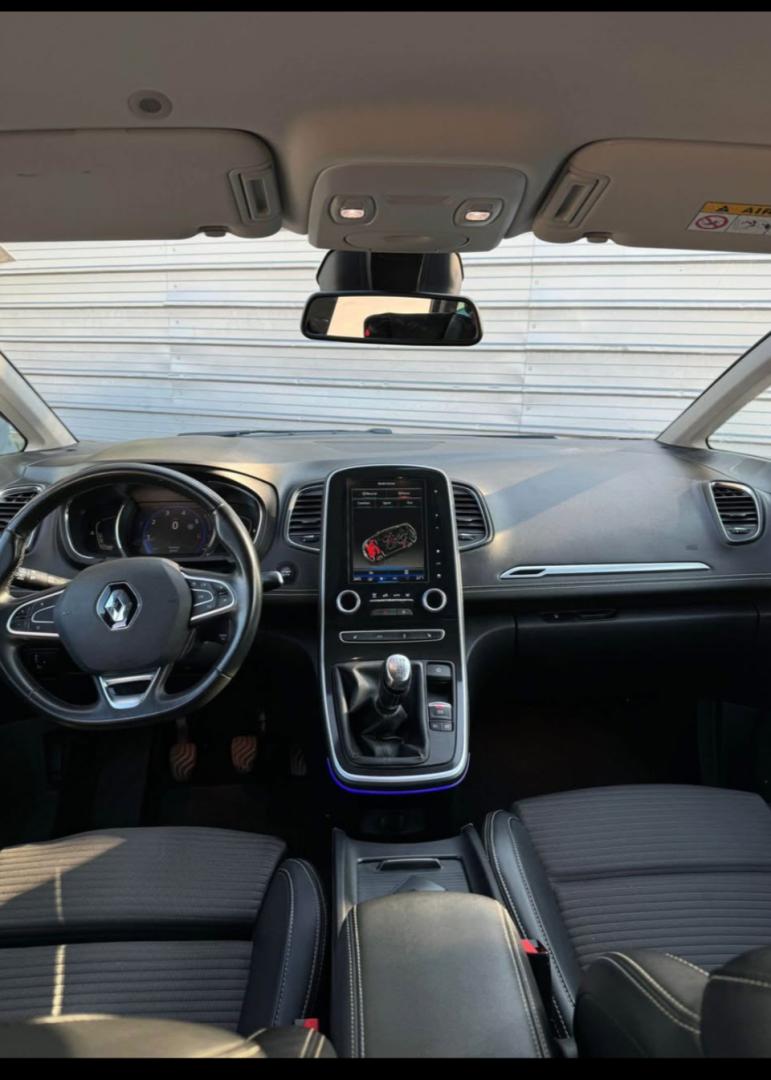 Cumpara/ Vinde online Renault  Grand Scenic 2018 SH, la cel mai bun pret pentru tine!