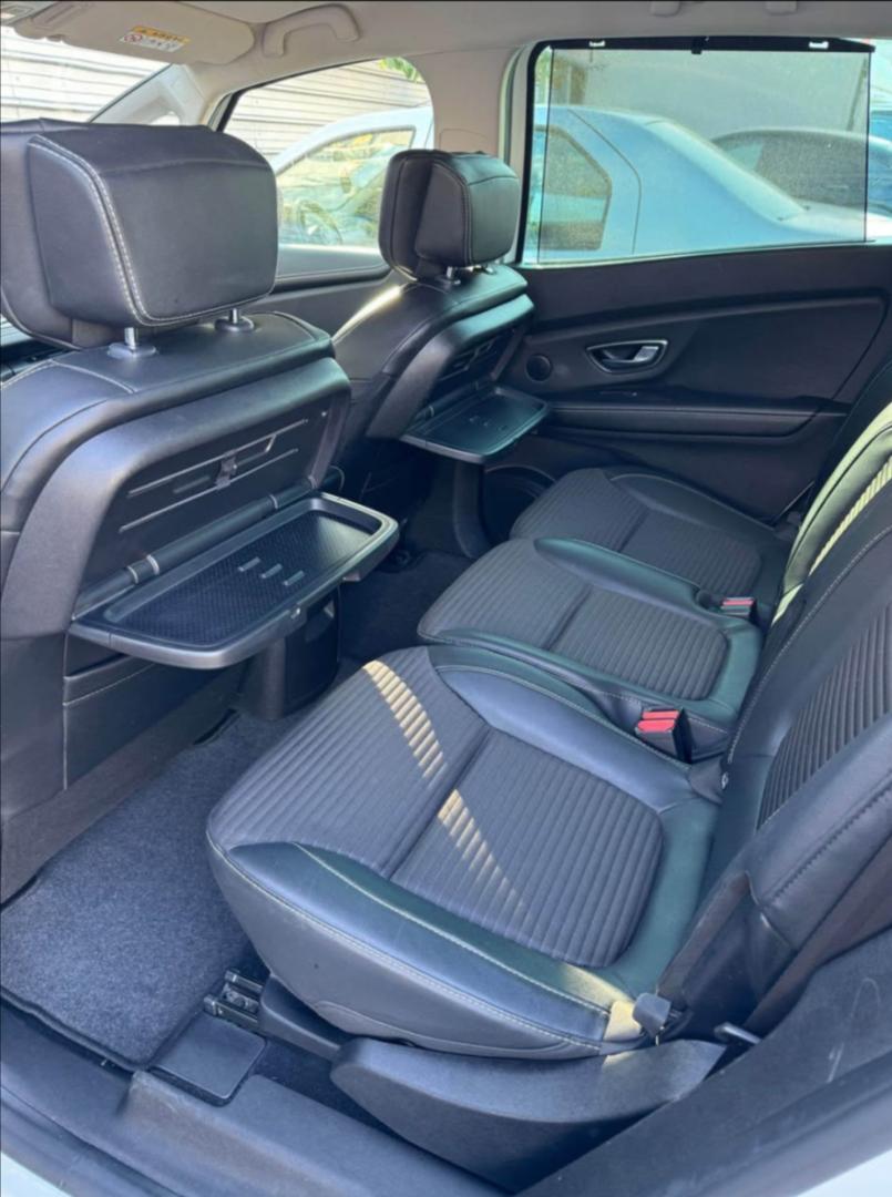 Cumpara/ Vinde online Renault  Grand Scenic 2018 SH, la cel mai bun pret pentru tine!