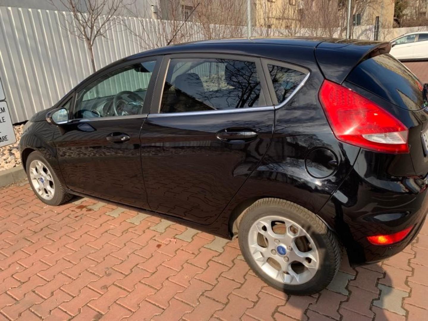 Cumpara/ Vinde online Ford Fiesta 2013 SH, la cel mai bun pret pentru tine!