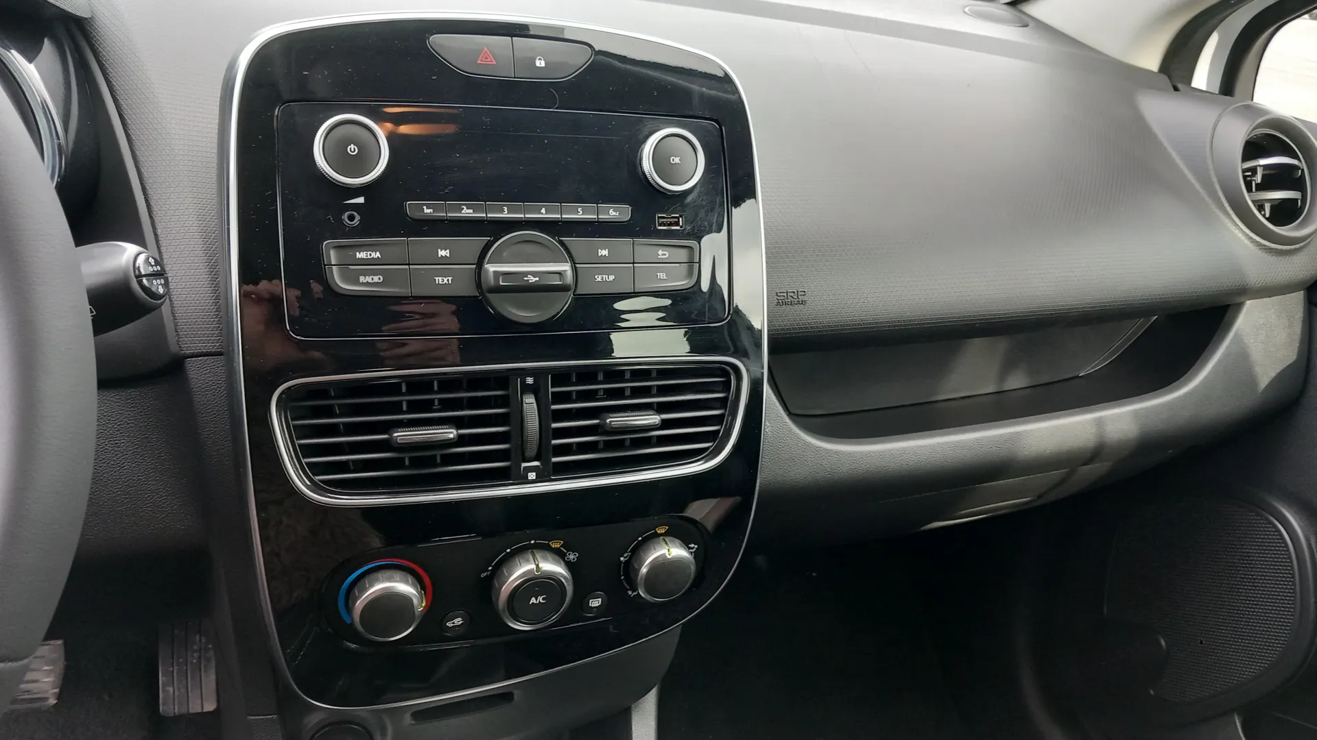 Cumpara/ Vinde online Renault  Clio 2018 SH, la cel mai bun pret pentru tine!