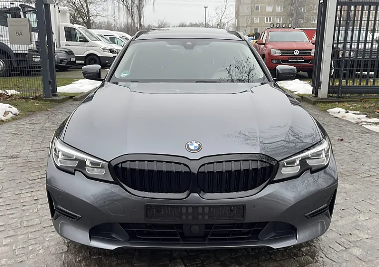 Cumpără / Vinde BMW 320 2020 SH, la cel mai bun pret pentru tine!