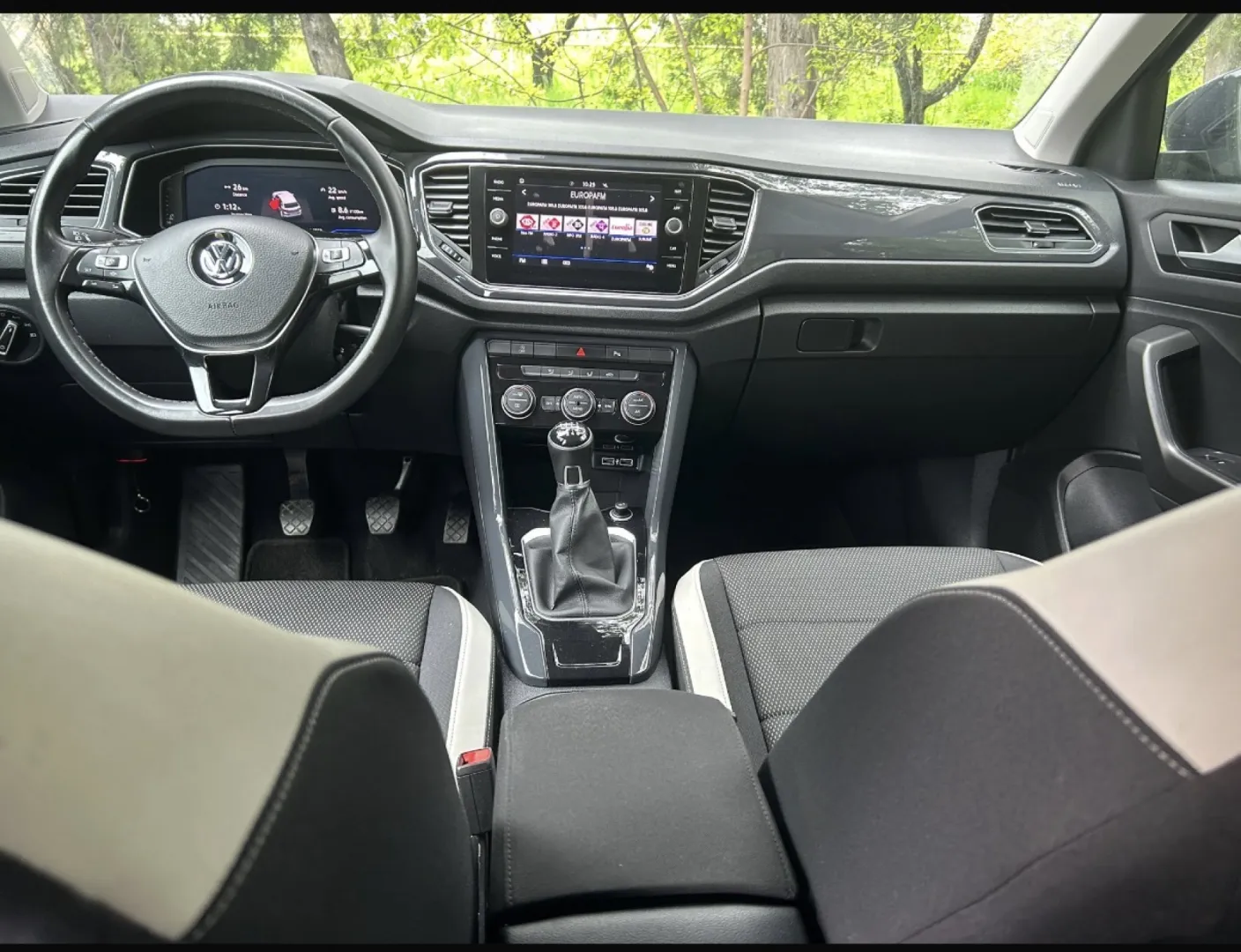 Cumpara/ Vinde online Volkswagen T-Roc 2019 SH, la cel mai bun pret pentru tine!