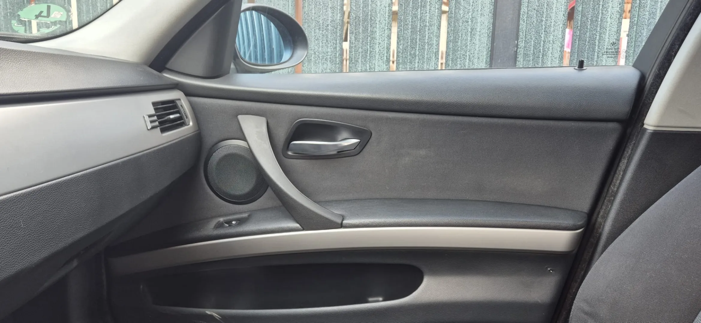 Cumpara/ Vinde online BMW 318 2007 SH, la cel mai bun pret pentru tine!