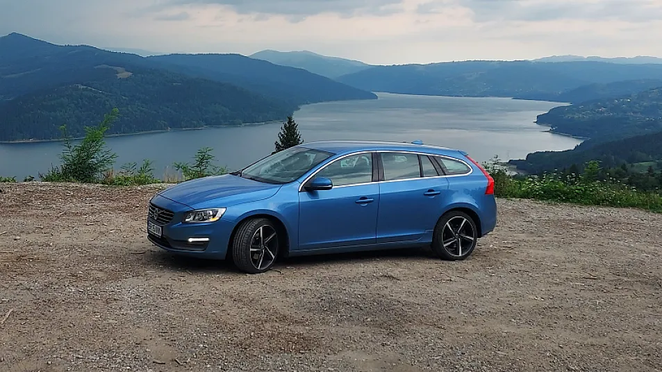 Cumpără / Vinde Volvo V60 2014 SH, la cel mai bun pret pentru tine!