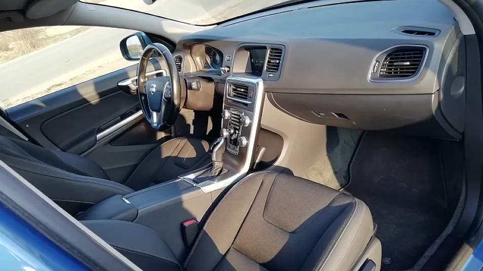Cumpără / Vinde Volvo V60 2014 SH, la cel mai bun pret pentru tine!