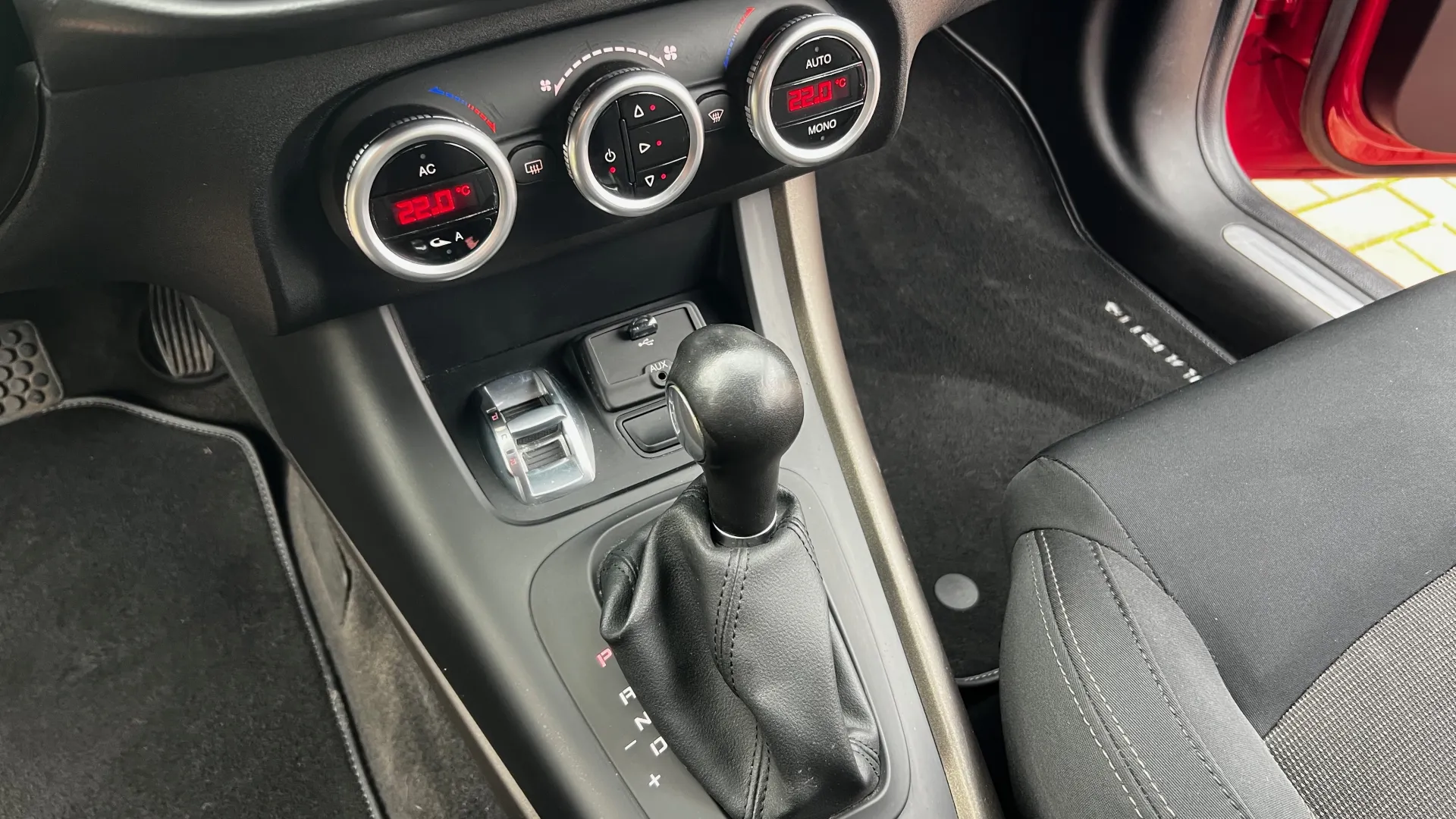 Cumpara/ Vinde online Alfa Romeo Giulietta 2015 SH, la cel mai bun pret pentru tine!