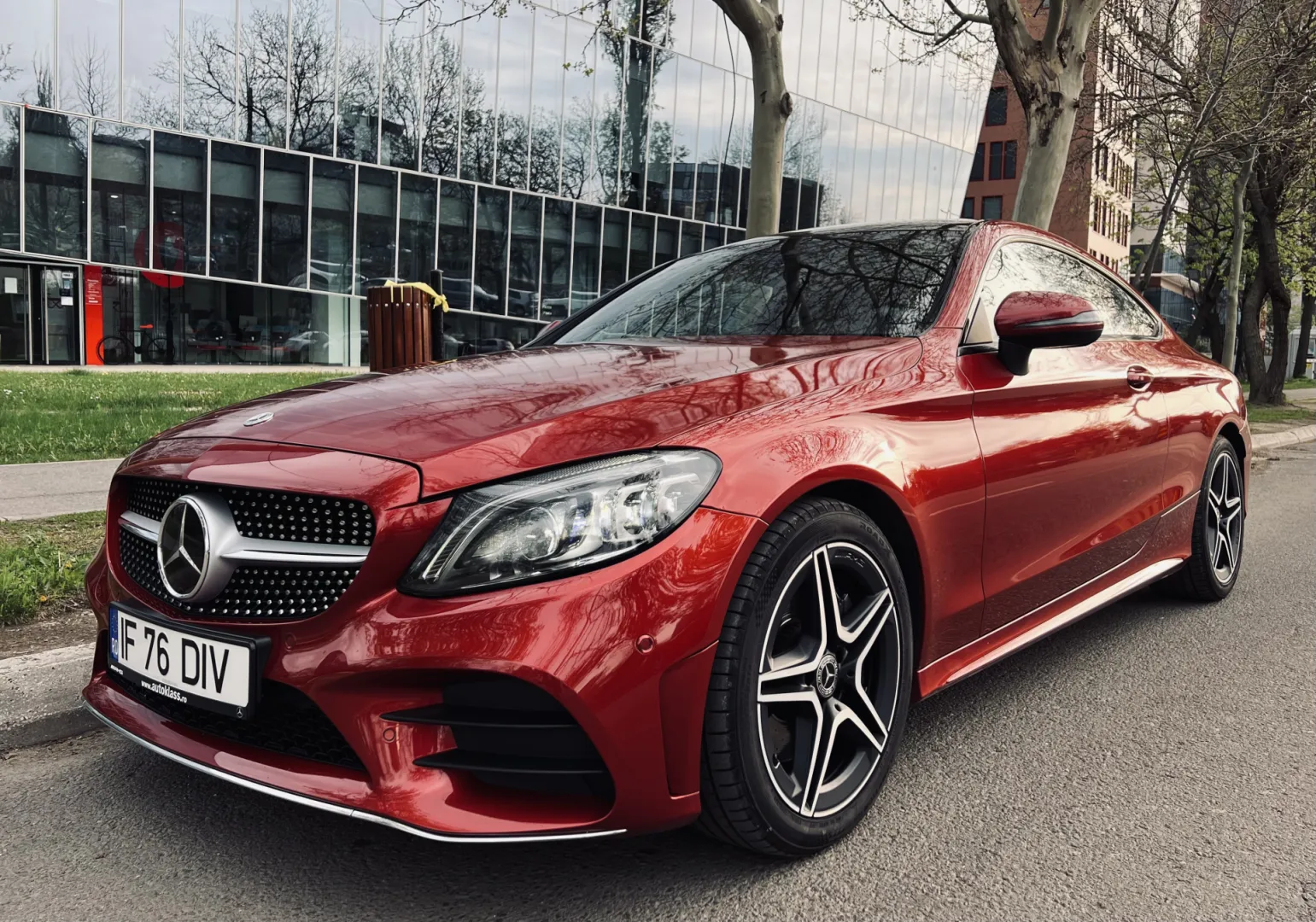 Cumpara/ Vinde online Mercedes-Benz C 300 2020 SH, la cel mai bun pret pentru tine!