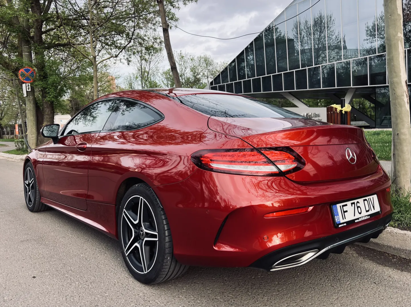 Cumpara/ Vinde online Mercedes-Benz C 300 2020 SH, la cel mai bun pret pentru tine!