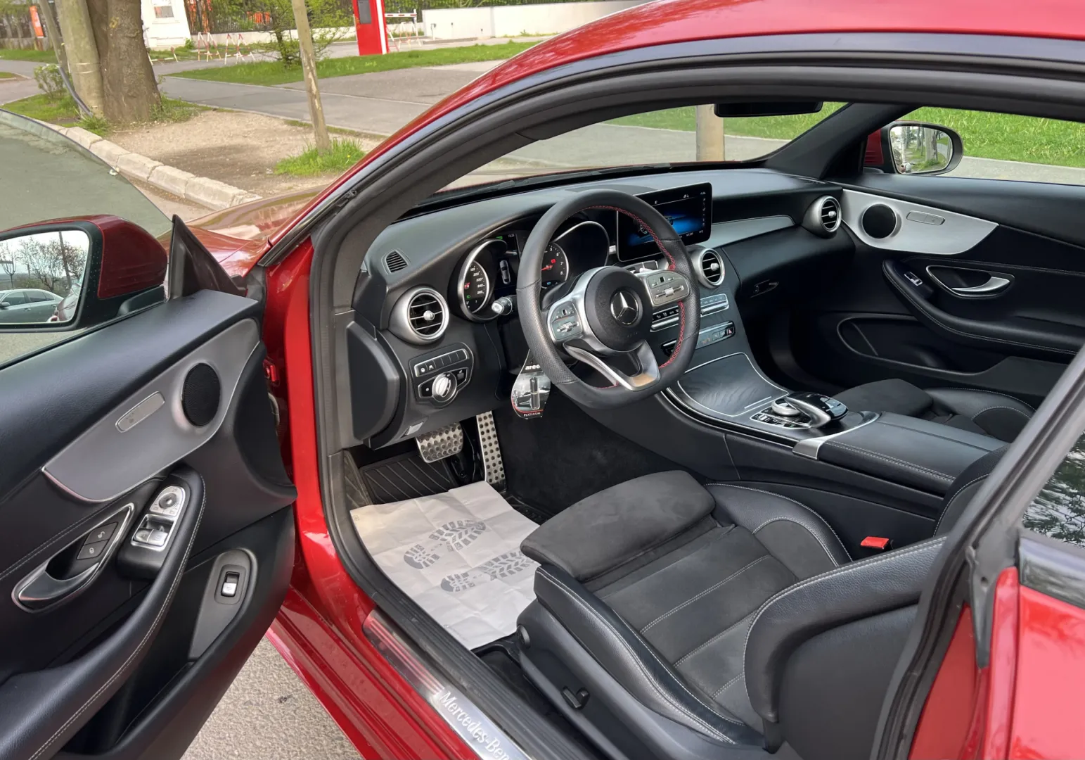 Cumpara/ Vinde online Mercedes-Benz C 300 2020 SH, la cel mai bun pret pentru tine!