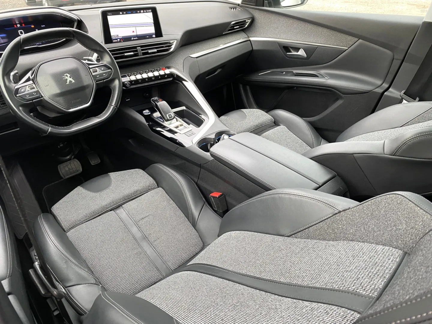 Cumpara/ Vinde online Peugeot 3008 2020 SH, la cel mai bun pret pentru tine!