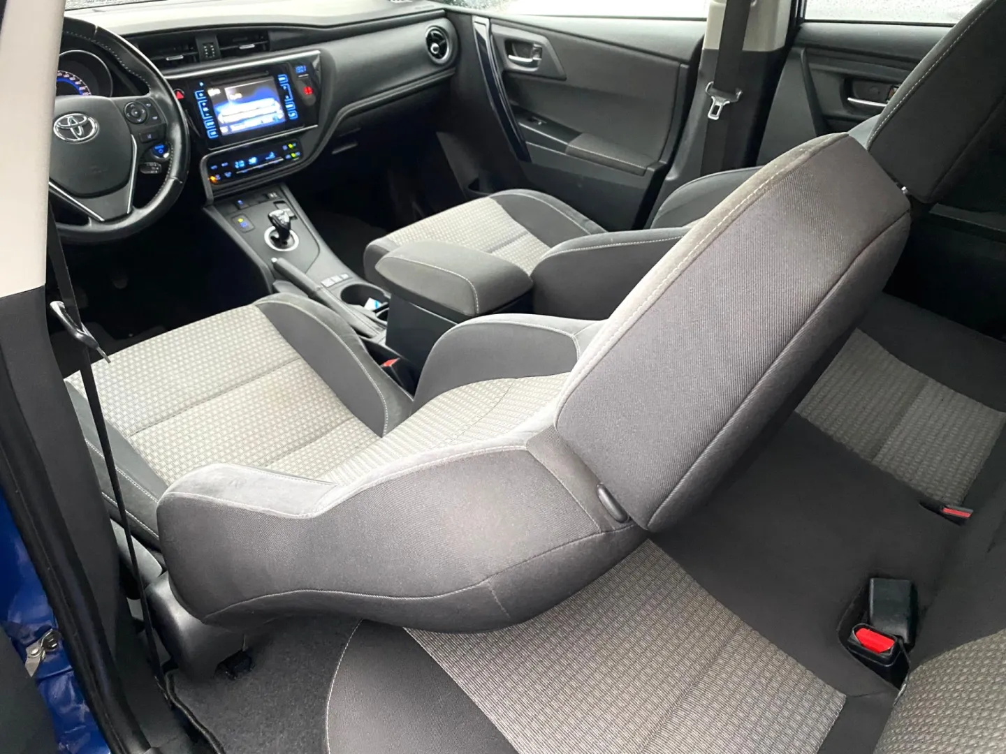Cumpara/ Vinde online Toyota Auris 2017 SH, la cel mai bun pret pentru tine!