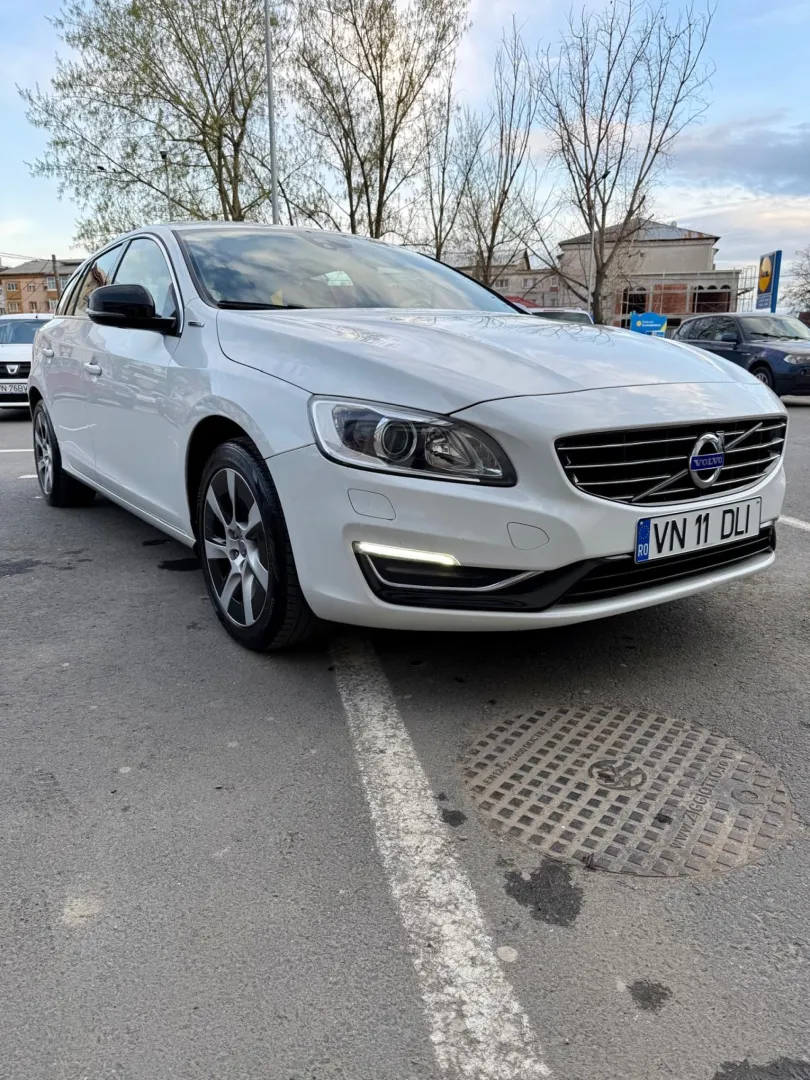 Cumpara/ Vinde online Volvo V60 2015 SH, la cel mai bun pret pentru tine!