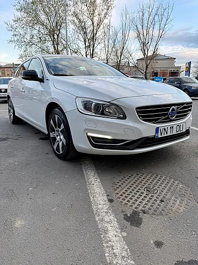 Cumpără / Vinde Volvo V60 2015 SH, la cel mai bun pret pentru tine!