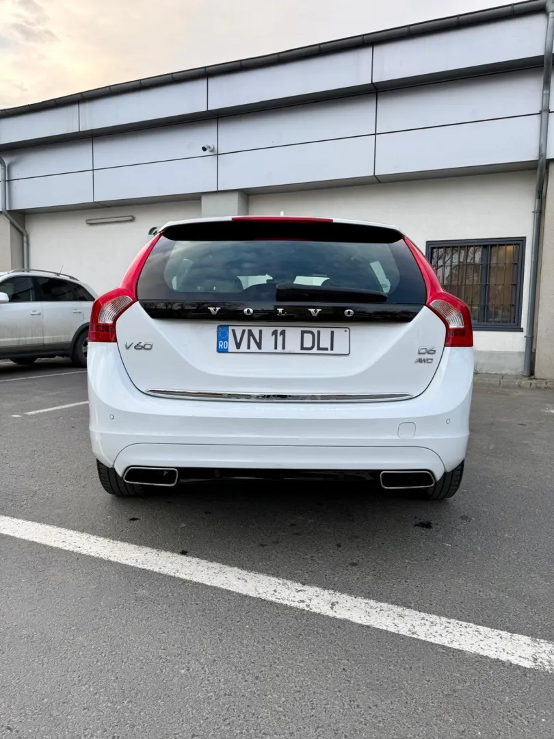 Cumpara/ Vinde online Volvo V60 2015 SH, la cel mai bun pret pentru tine!