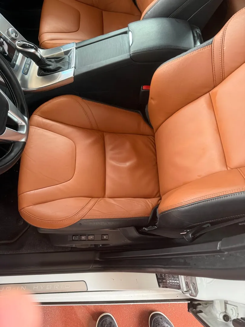 Cumpara/ Vinde online Volvo V60 2015 SH, la cel mai bun pret pentru tine!