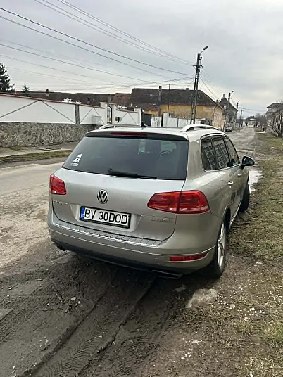 Cumpără / Vinde Volkswagen Touareg 2010 SH, la cel mai bun pret pentru tine!