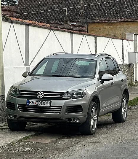 Cumpără / Vinde Volkswagen Touareg 2010 SH, la cel mai bun pret pentru tine!