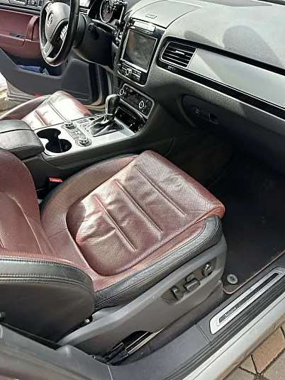 Cumpără / Vinde Volkswagen Touareg 2010 SH, la cel mai bun pret pentru tine!