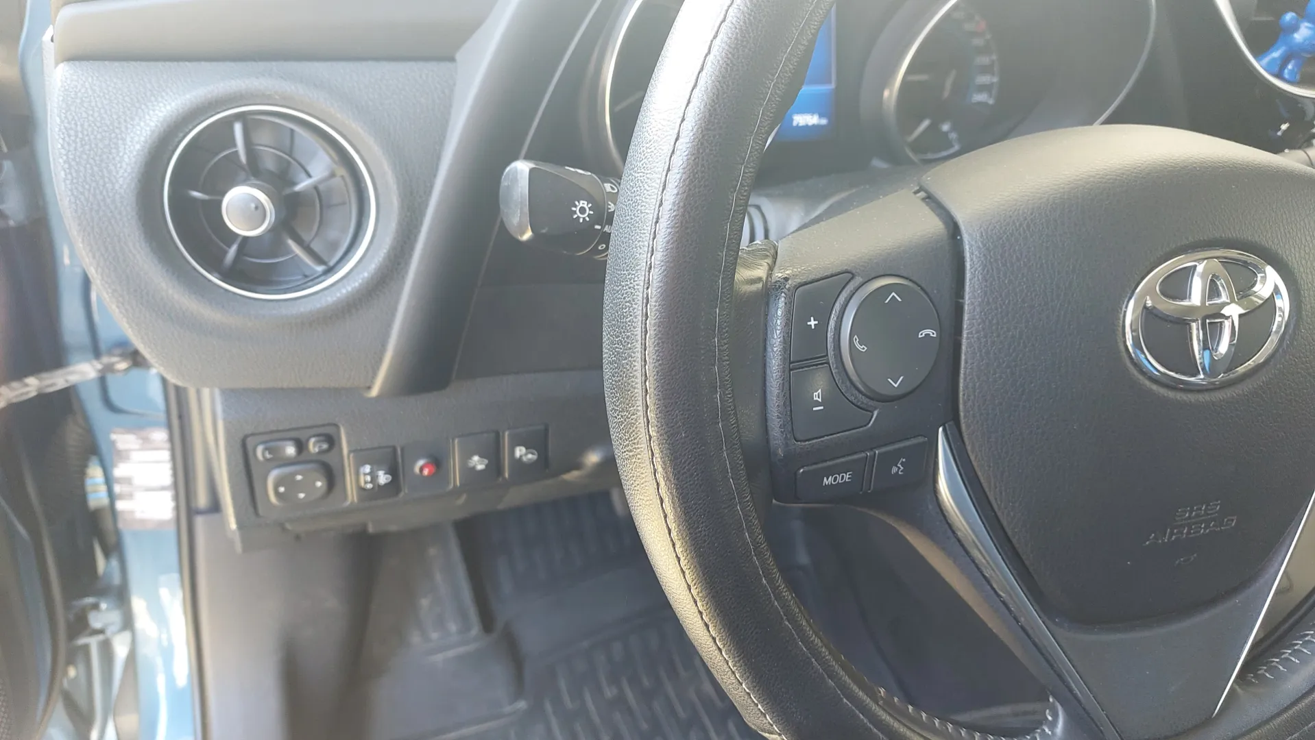 Cumpara/ Vinde online Toyota Auris 2017 SH, la cel mai bun pret pentru tine!