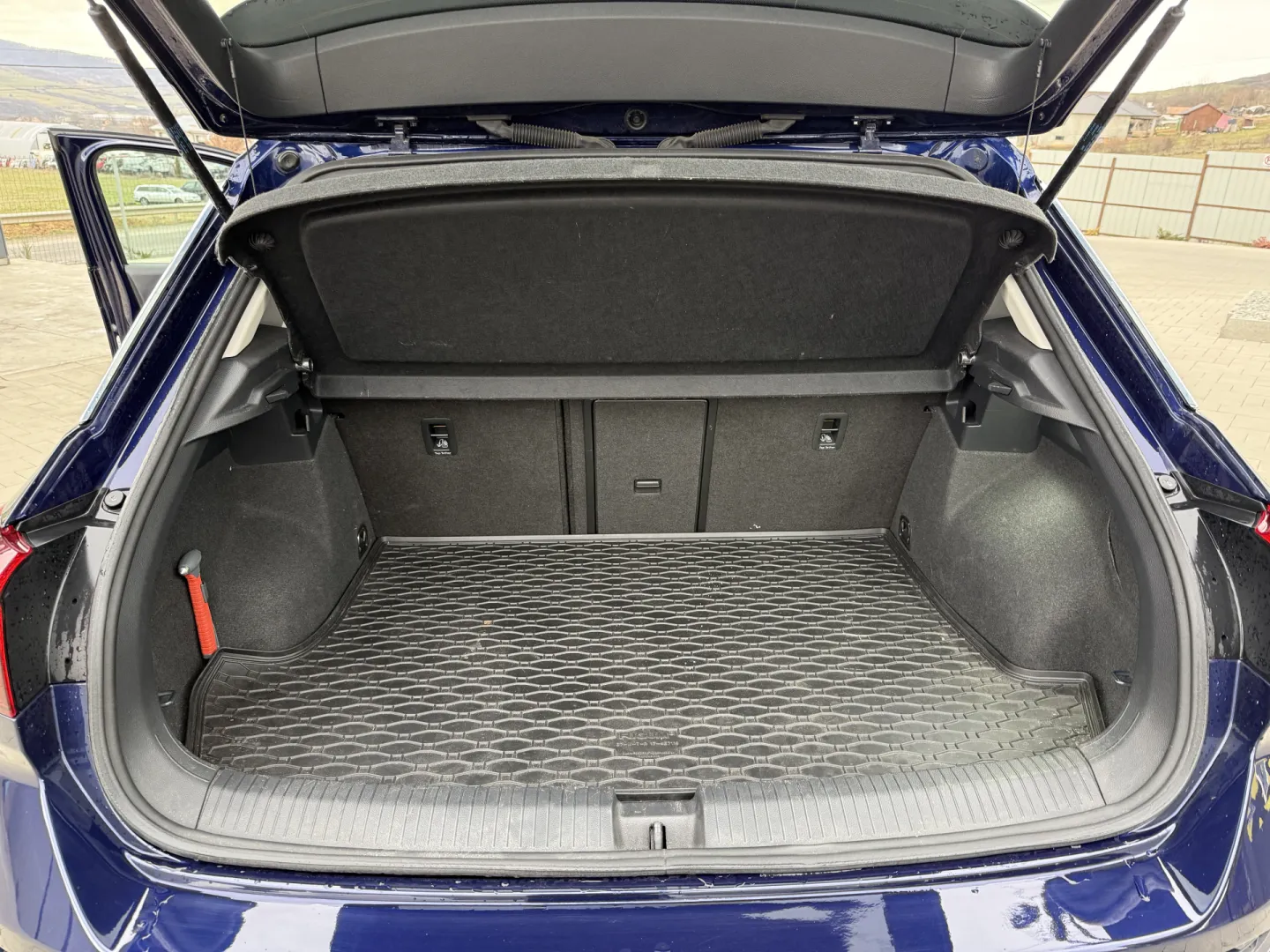 Cumpara/ Vinde online Volkswagen T-Roc 2019 SH, la cel mai bun pret pentru tine!