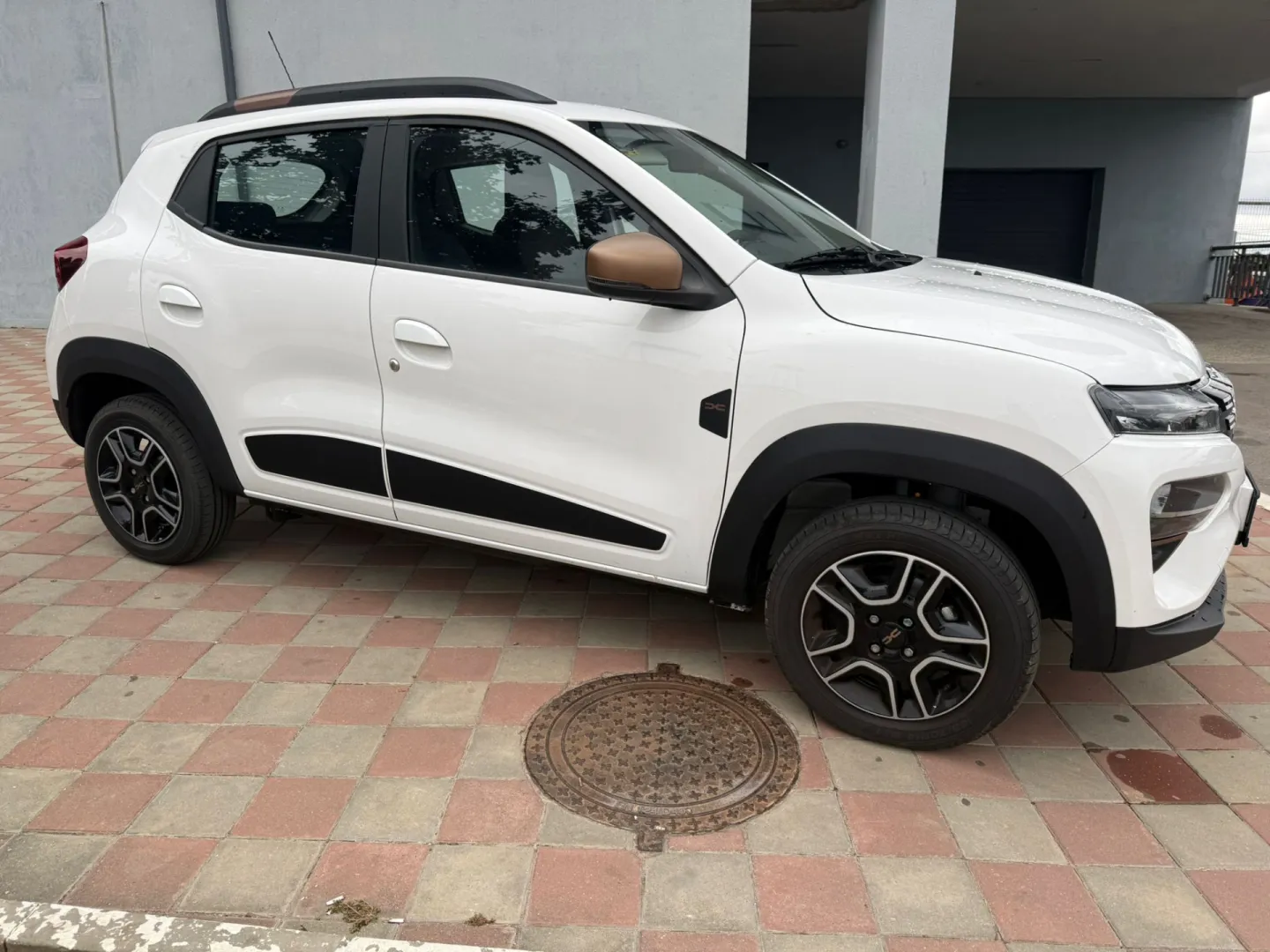 Cumpara/ Vinde online Dacia Spring 2023 SH, la cel mai bun pret pentru tine!