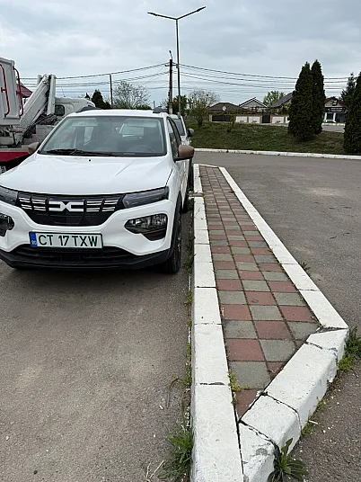Cumpără / Vinde Dacia Spring 2023 SH, la cel mai bun pret pentru tine!
