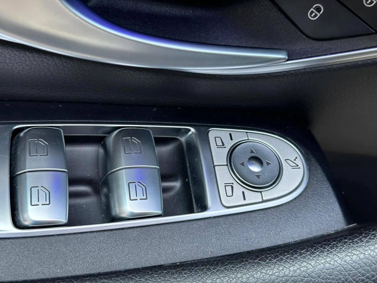 Cumpara/ Vinde online Mercedes-Benz E-Class 2018 SH, la cel mai bun pret pentru tine!
