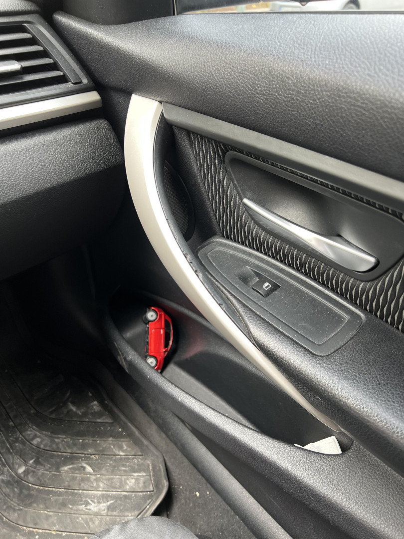 Cumpara/ Vinde online BMW 318 2014 SH, la cel mai bun pret pentru tine!