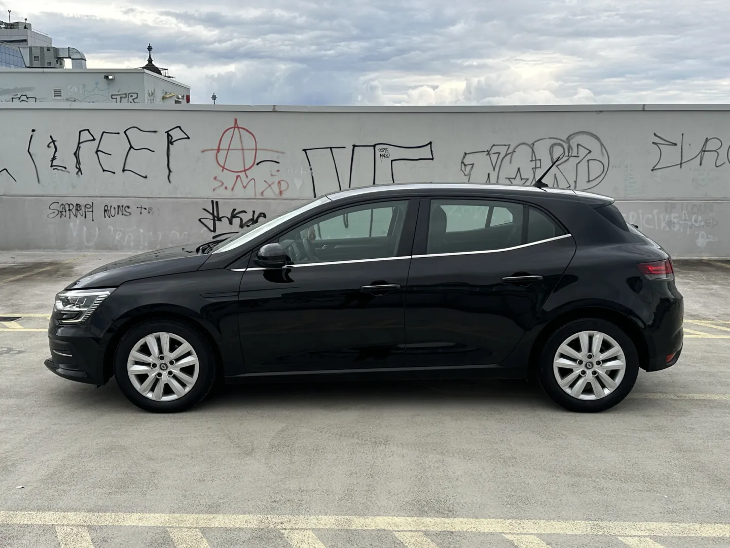 Cumpara/ Vinde online Renault  Megane 2020 SH, la cel mai bun pret pentru tine!