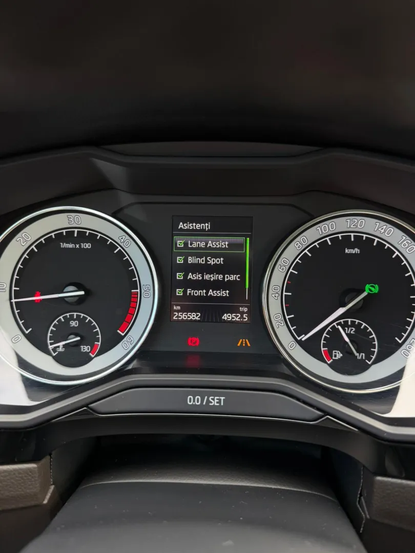 Cumpara/ Vinde online Skoda Superb 2016 SH, la cel mai bun pret pentru tine!