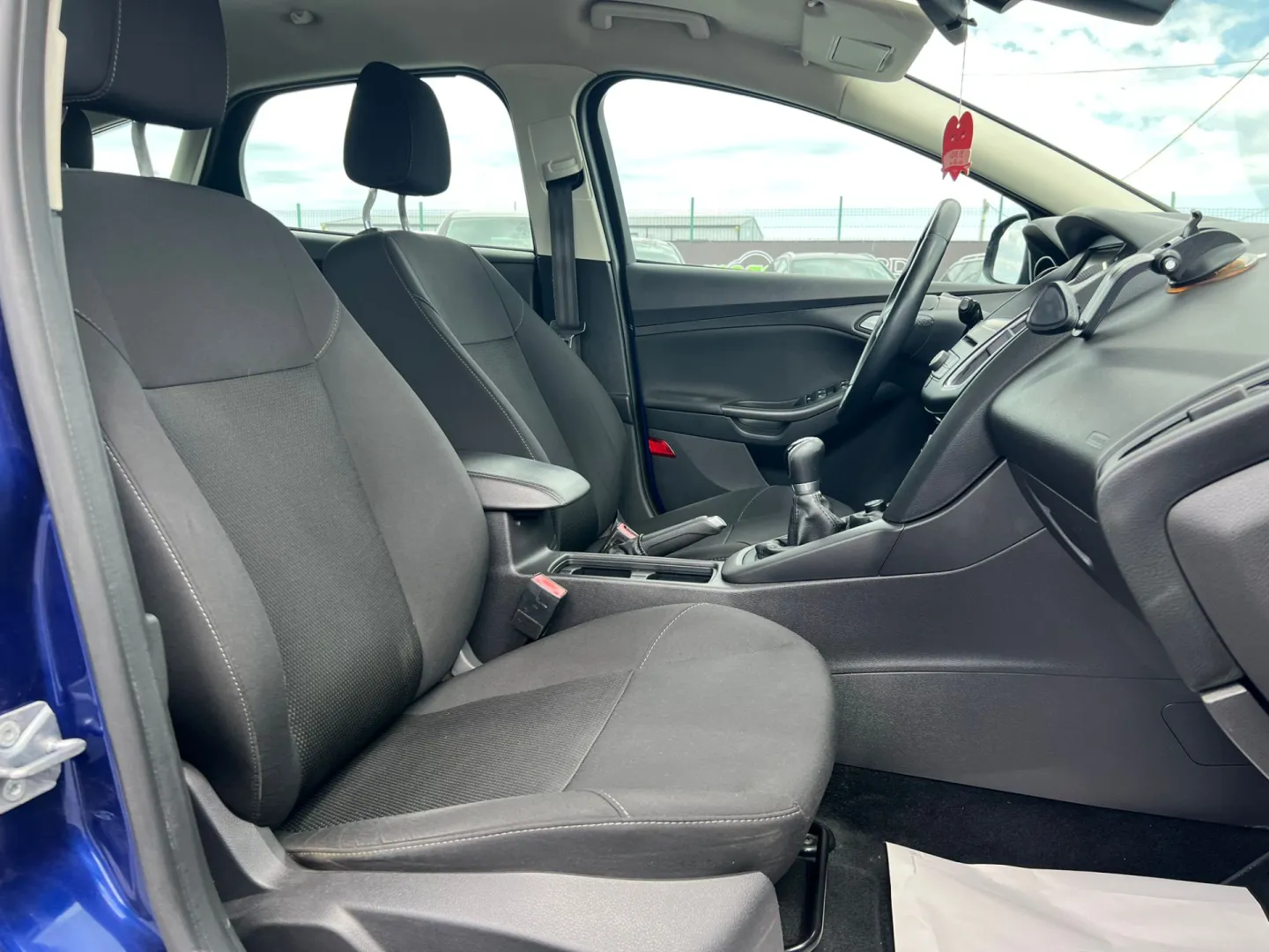 Cumpara/ Vinde online Ford Focus 2016 SH, la cel mai bun pret pentru tine!