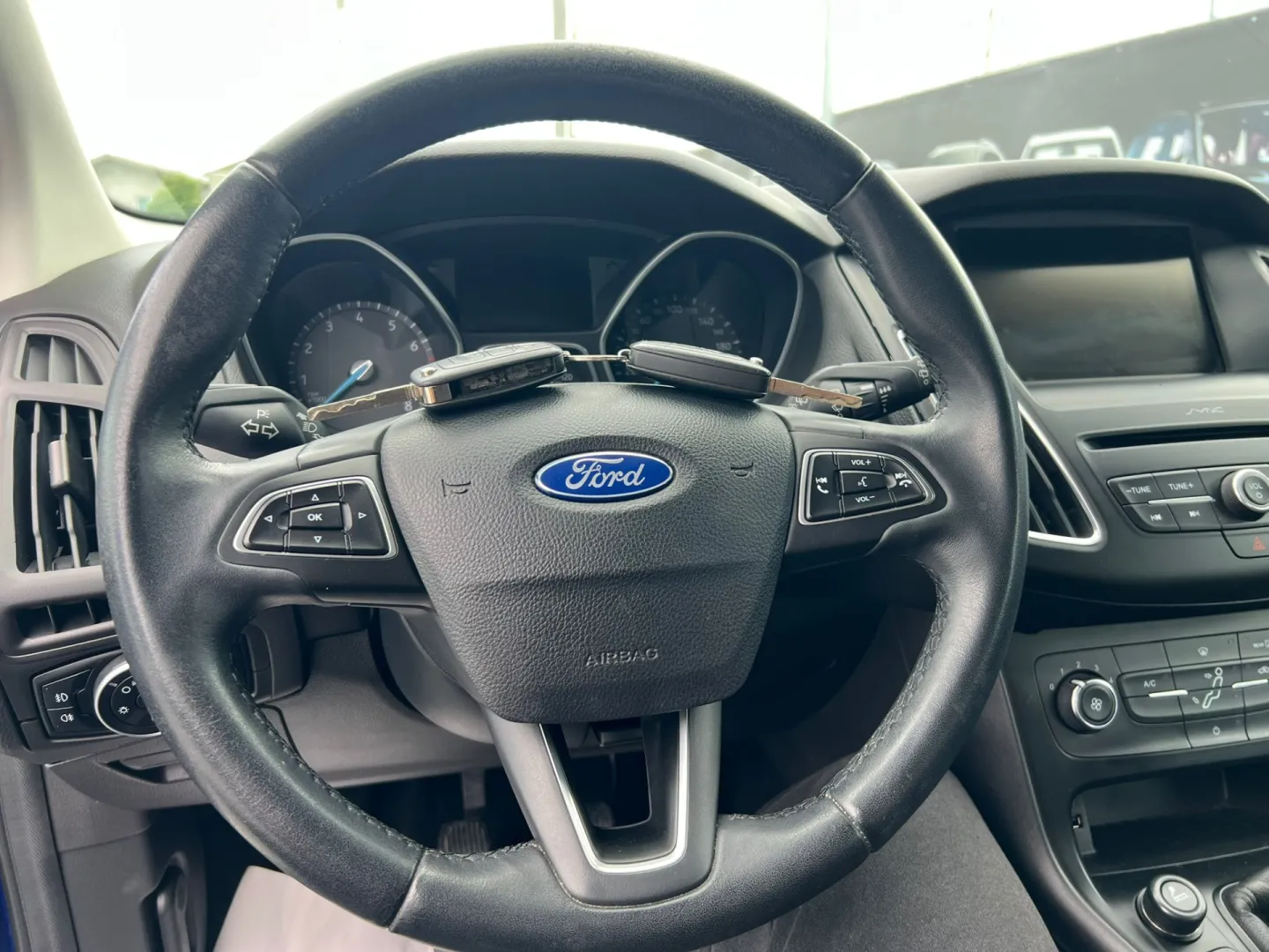 Cumpara/ Vinde online Ford Focus 2016 SH, la cel mai bun pret pentru tine!