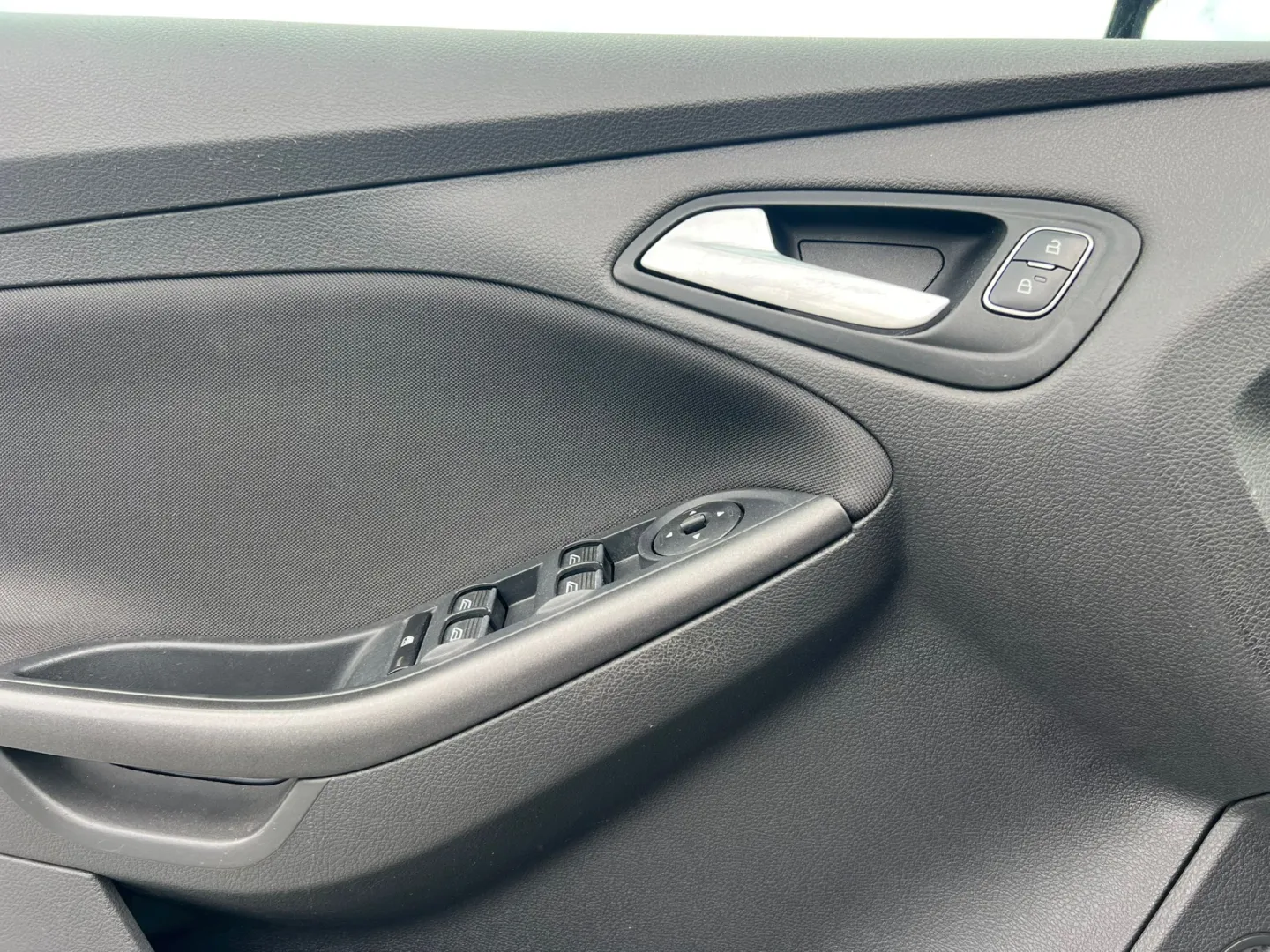 Cumpara/ Vinde online Ford Focus 2016 SH, la cel mai bun pret pentru tine!