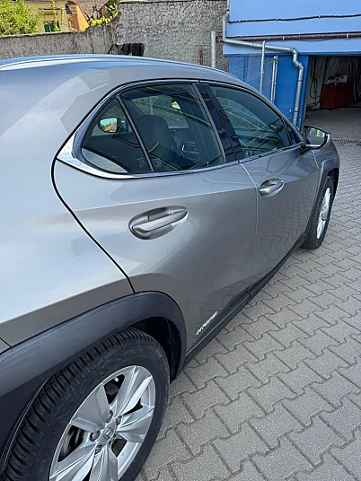 Cumpără / Vinde Lexus UX other 2019 SH, la cel mai bun pret pentru tine!