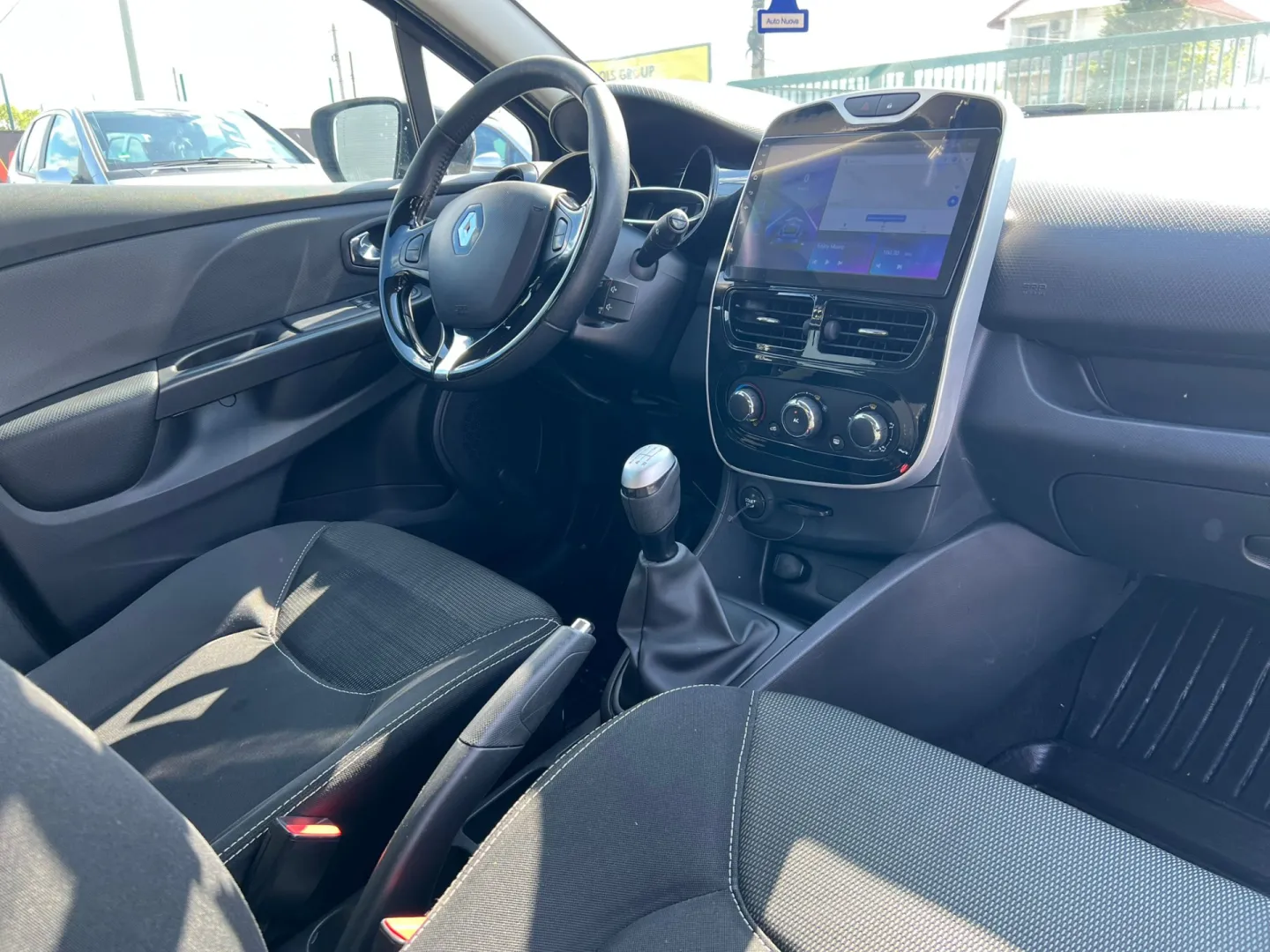 Cumpara/ Vinde online Renault  Clio 2014 SH, la cel mai bun pret pentru tine!