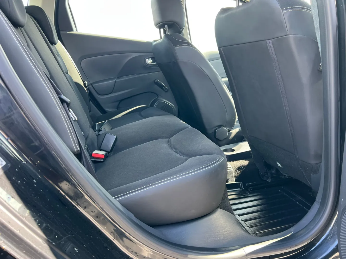 Cumpara/ Vinde online Renault  Clio 2014 SH, la cel mai bun pret pentru tine!
